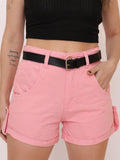 Shorts Jeans: com cintura alta e cinto. Cintura elástica