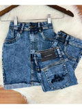 Saia: Jeans com lycra e bordado
