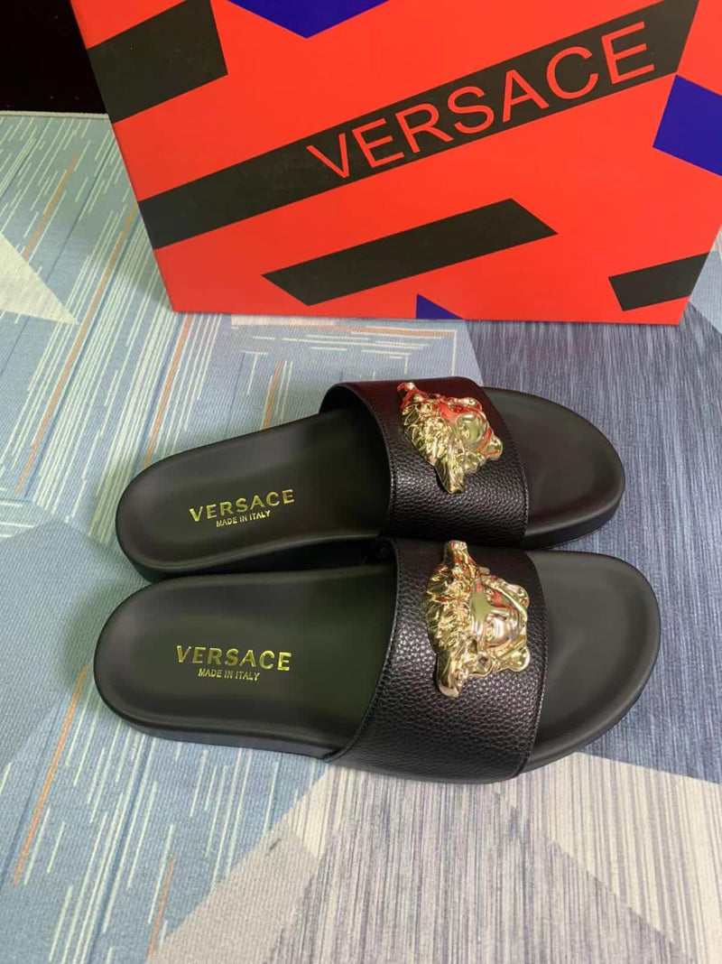 CHINELO VERSACE BLACK / DOURADO